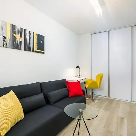 Fabryczna By Renters * Poznan